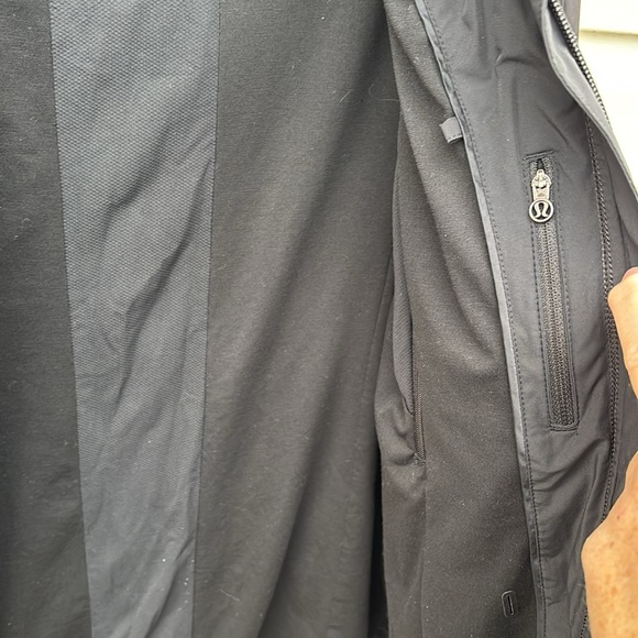 LULULEMON LADIES BLACK JACKET-4 - Picture 8 of 11